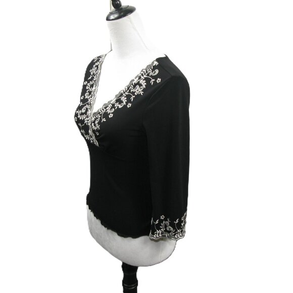 Express Black/White Floral Embroidered 3/4 Sleeve Cropped Top Size Small - Picture 3 of 6
